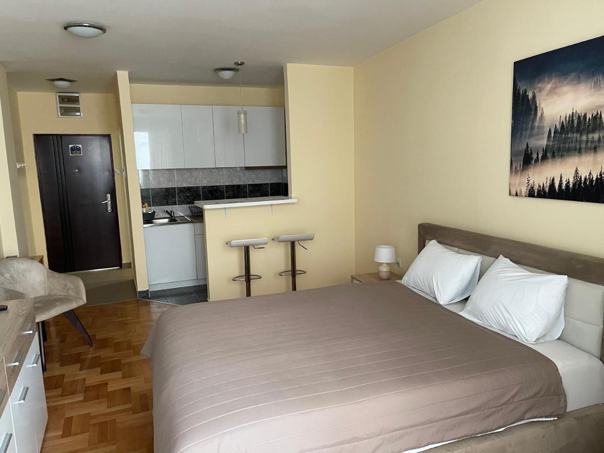 Trident Apartments 2 Ni Kültér fotó