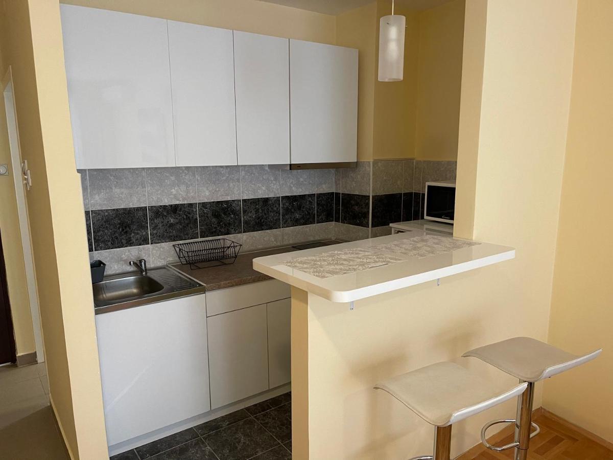 Trident Apartments 2 Ni Kültér fotó