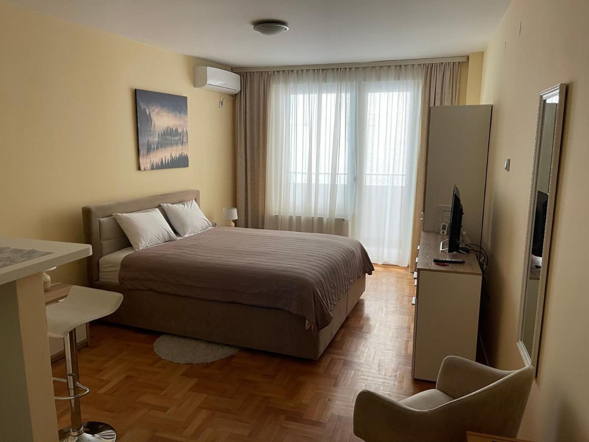 Trident Apartments 2 Ni Kültér fotó