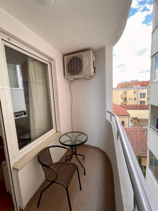 Trident Apartments 2 Ni Kültér fotó